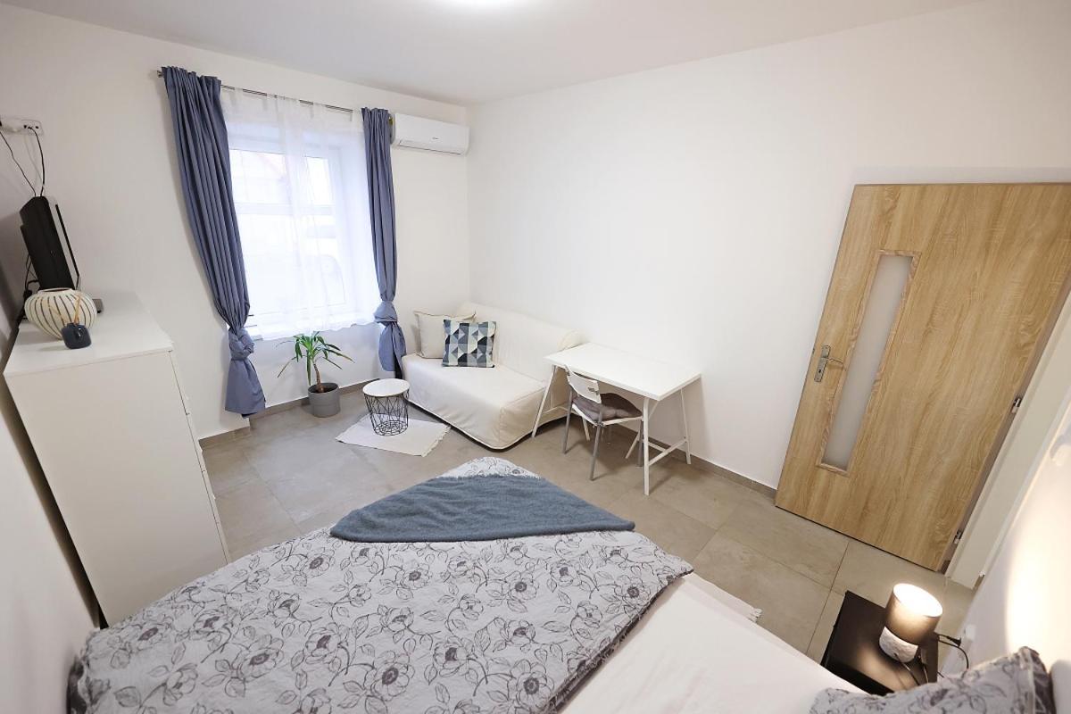 Fara 3 Apartment Libice nad Cidlinou Bagian luar foto